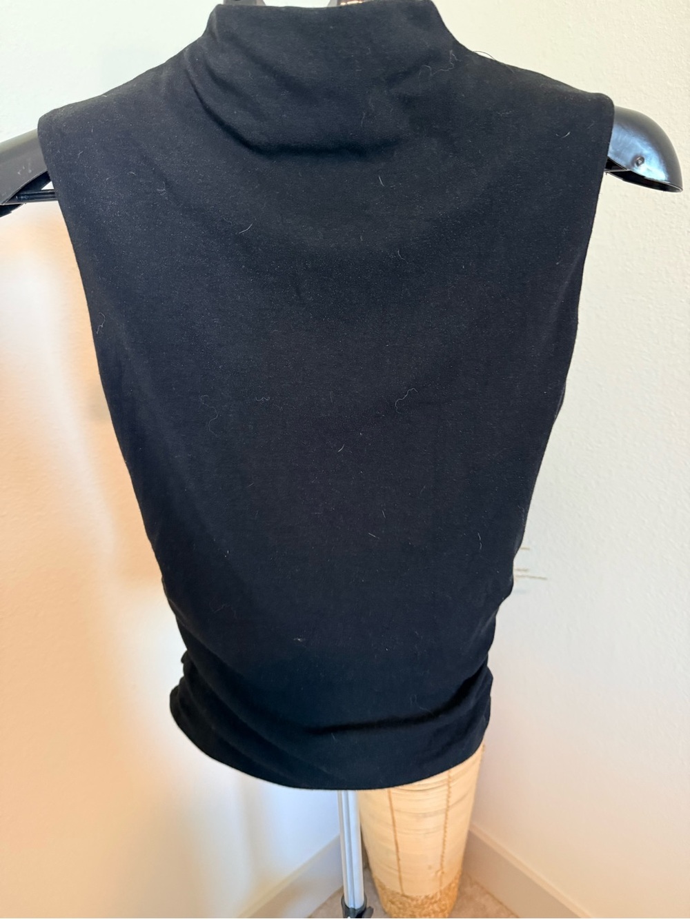 OGL- Sleeveless Mock Neck Ruched Black Top - Picture 5 of 6